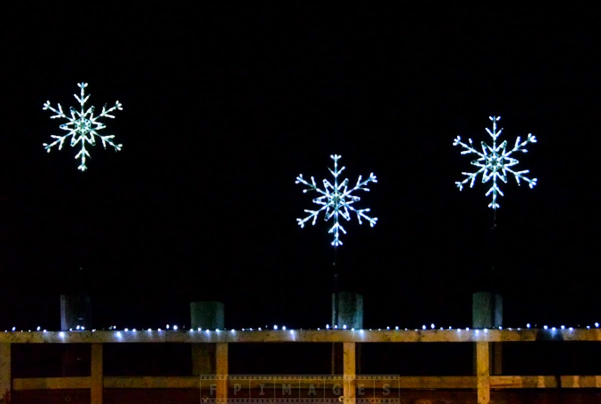 enjoy christmas lights holiday decorations at saint enjoy christmas lights holiday decorations at saint